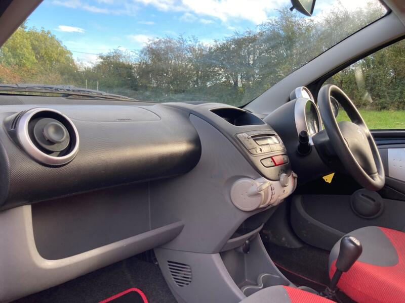 PEUGEOT 107