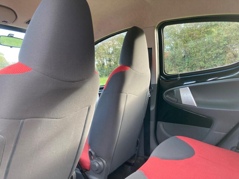 PEUGEOT 107