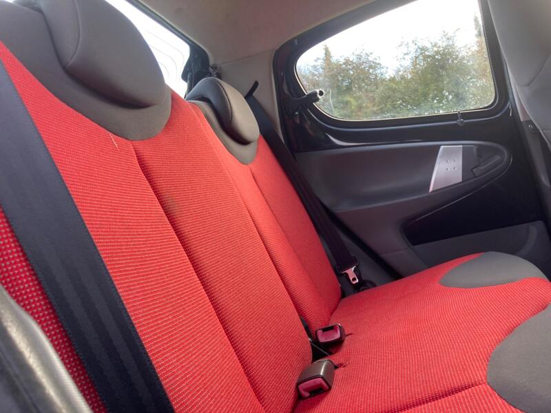 PEUGEOT 107