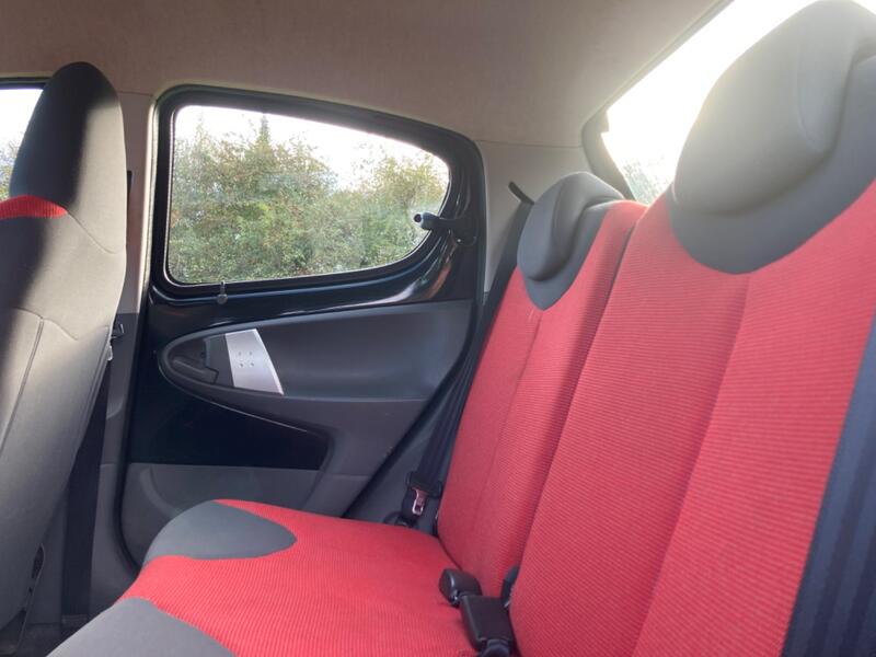 PEUGEOT 107