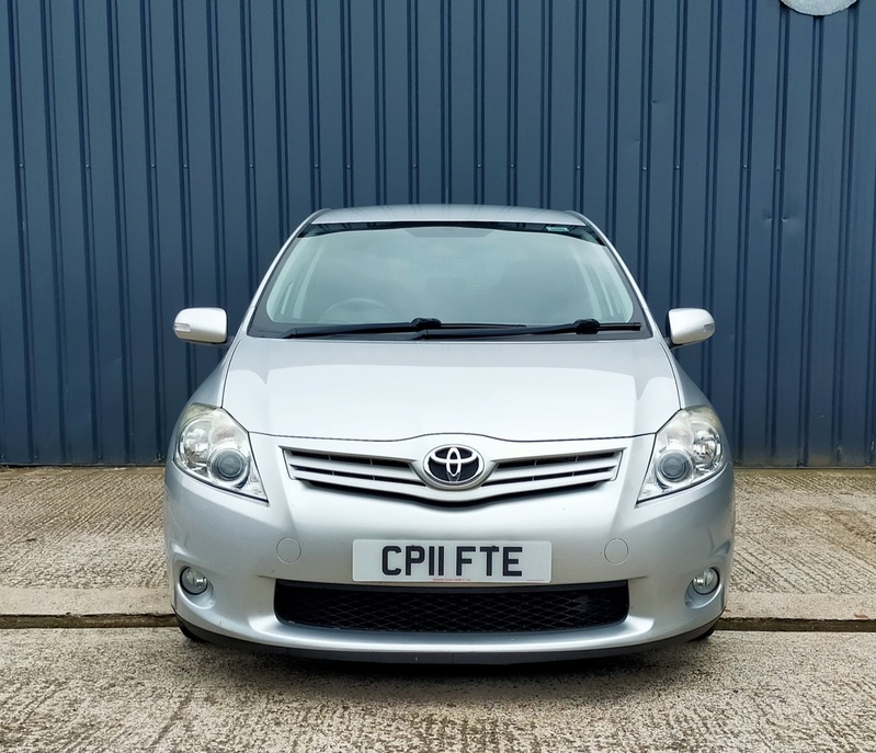 View TOYOTA AURIS VVT-I TR