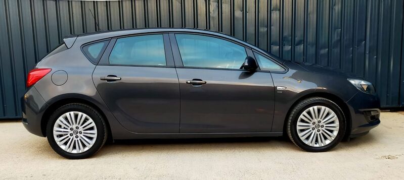 VAUXHALL ASTRA