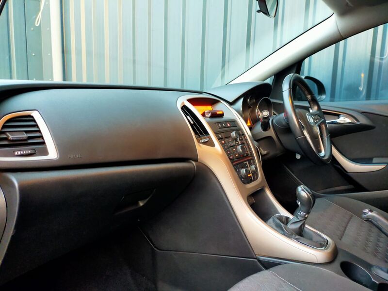 VAUXHALL ASTRA