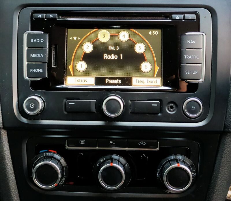 VOLKSWAGEN GOLF