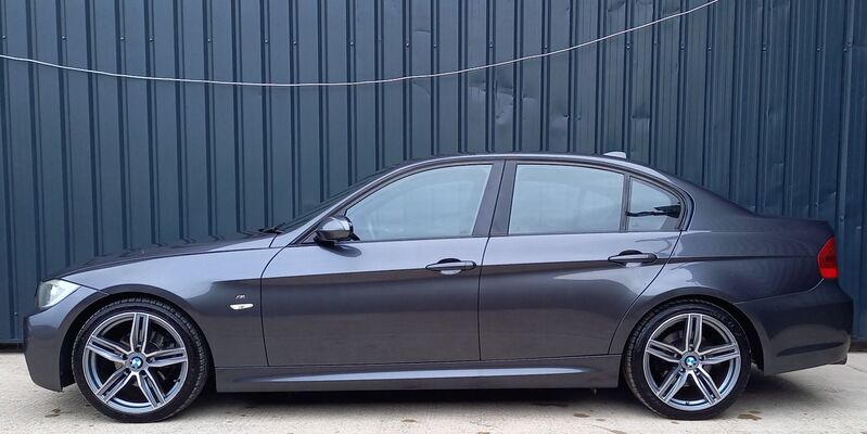BMW 3 SERIES
