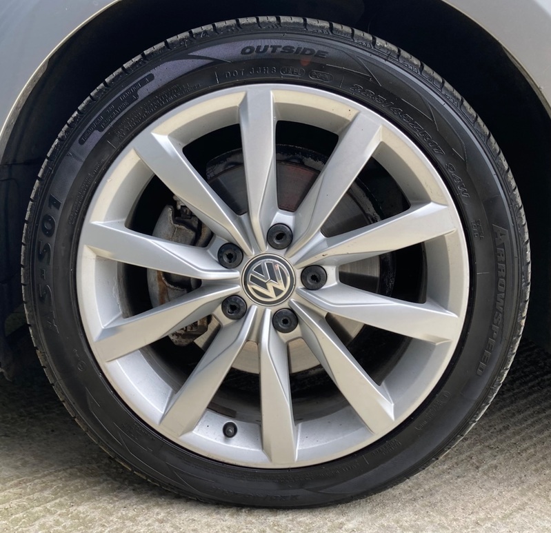 VOLKSWAGEN GOLF