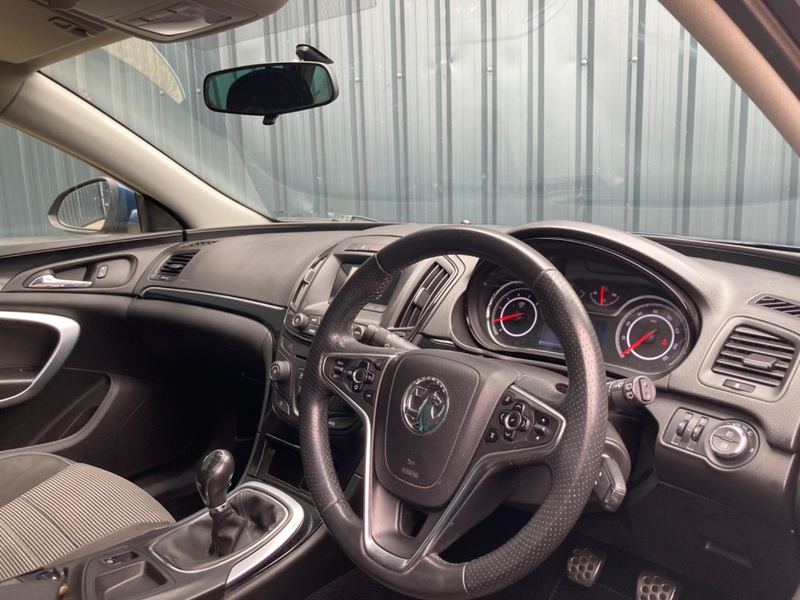 VAUXHALL INSIGNIA